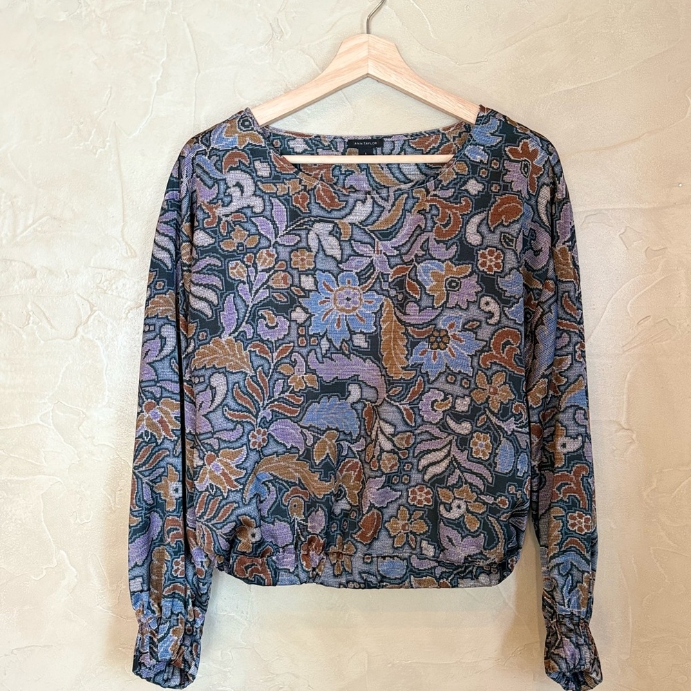 Ann Taylor Floral Print Blouse Blue Mauve Boho Lightweight Top - Picture 1 of 7